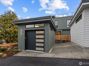 1506 6th Street W, Kirkland WA 98033