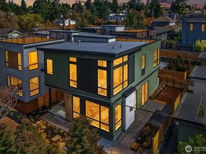 1506 6th Street W, Kirkland WA 98033