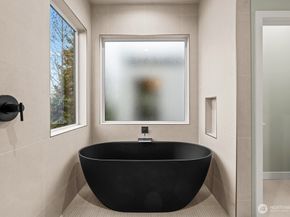 1506 6th Street W, Kirkland WA 98033