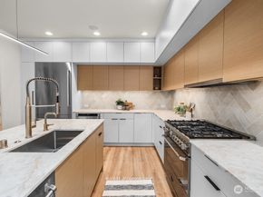 1506 6th Street W, Kirkland WA 98033