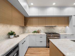 1506 6th Street W, Kirkland WA 98033