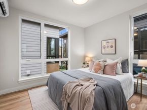 1506 6th Street W, Kirkland WA 98033