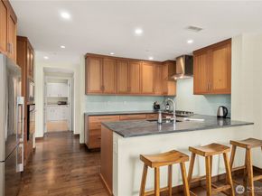 11122 NE 41st Drive 31, Kirkland WA 98033