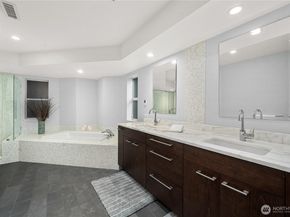 11122 NE 41st Drive 31, Kirkland WA 98033