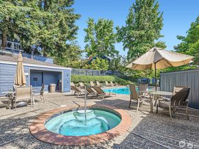 11122 NE 41st Drive 31, Kirkland WA 98033