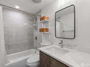 2000 NE 27th Street, Renton WA 98056