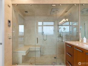 1760 N Northlake Way 521, Seattle WA 98103