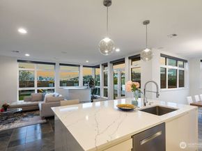 1760 N Northlake Way 521, Seattle WA 98103