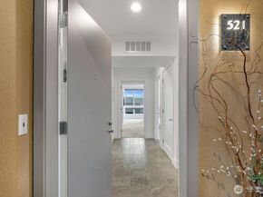 1760 N Northlake Way 521, Seattle WA 98103