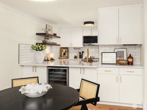 1965 12th Avenue W 101, Seattle WA 98119