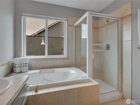 5304 Nathan Loop SE, Auburn WA 98092