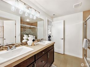 7909 229th Place SW B, Edmonds WA 98026