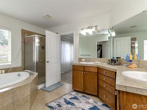 38030 41st Place S, Auburn WA 98001