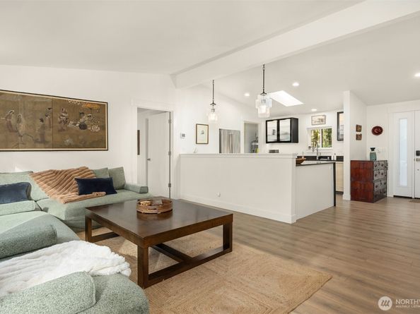 1524 Toe Jam Hill Road NE, Bainbridge Island WA 98110