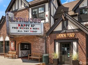 1524 Toe Jam Hill Road NE, Bainbridge Island WA 98110