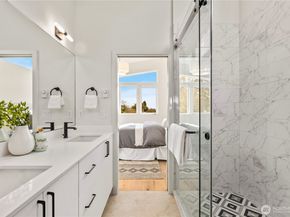 2562 30th Avenue W, Seattle WA 98199