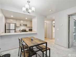 11532 15th Avenue NE 202, Seattle WA 98125