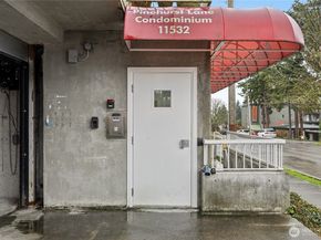 11532 15th Avenue NE 202, Seattle WA 98125