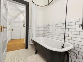 1726 15th Avenue 14, Seattle WA 98122