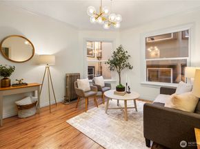 1726 15th Avenue 14, Seattle WA 98122