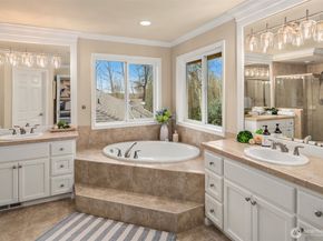 818 S 36th Place, Renton WA 98055