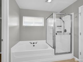 16761 Woodside Drive SE, Renton WA 98058