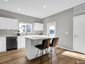 16761 Woodside Drive SE, Renton WA 98058