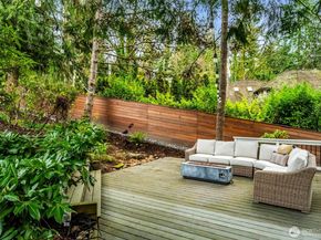 8402 SE 53rd Place, Mercer Island WA 98040