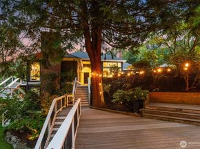 8402 SE 53rd Place, Mercer Island WA 98040