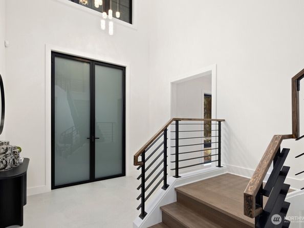 4216 83rd Avenue SE, Mercer Island WA 98040