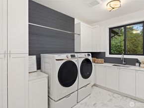 4216 83rd Avenue SE, Mercer Island WA 98040