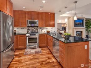 10650 NE 9th Place 821, Bellevue WA 98004