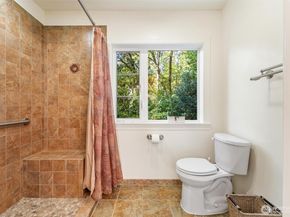 18464 47th Place NE, Lake Forest Park WA 98155