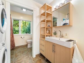 18464 47th Place NE, Lake Forest Park WA 98155
