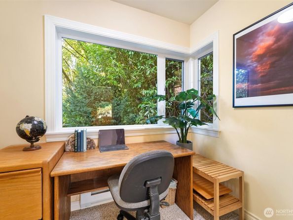 18464 47th Place NE, Lake Forest Park WA 98155