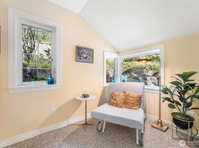 18464 47th Place NE, Lake Forest Park WA 98155
