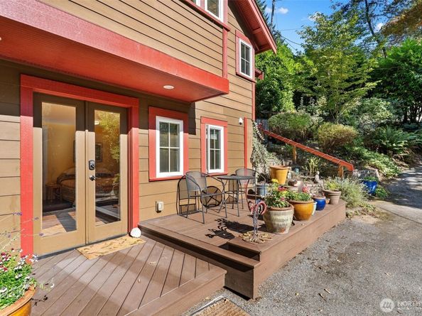 18464 47th Place NE, Lake Forest Park WA 98155