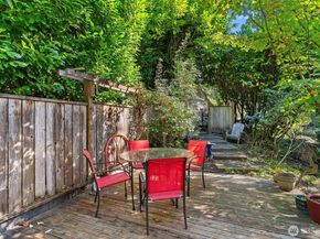 18464 47th Place NE, Lake Forest Park WA 98155