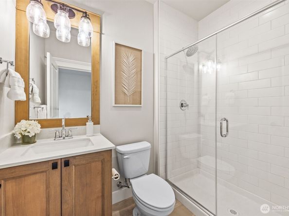 5207 Isola Place NW, Issaquah WA 98027