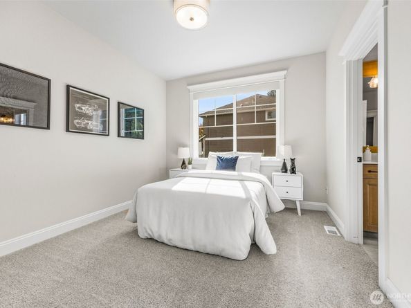 5207 Isola Place NW, Issaquah WA 98027
