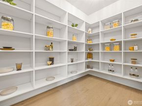5207 Isola Place NW, Issaquah WA 98027