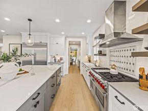 5207 Isola Place NW, Issaquah WA 98027