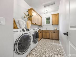 5207 Isola Place NW, Issaquah WA 98027