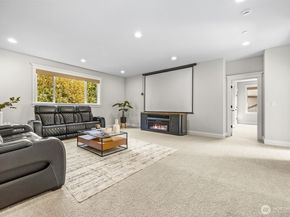 5207 Isola Place NW, Issaquah WA 98027