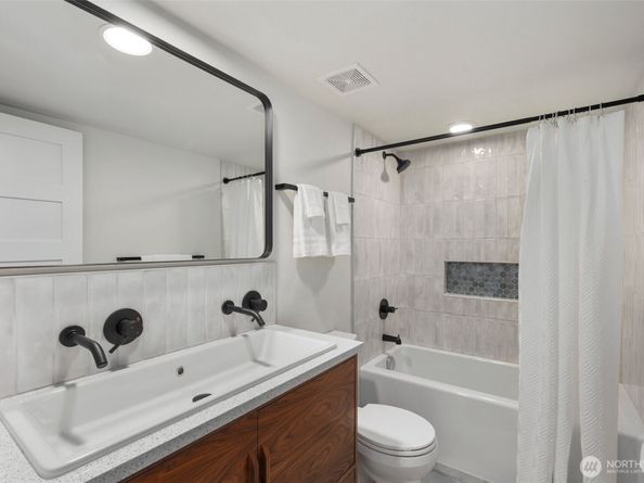 6540 159th Avenue NE, Redmond WA 98052