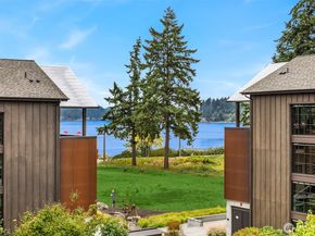4566 Flying Goat Avenue NE C220, Bainbridge Island WA 98110