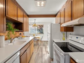 1421 W Casino Road A17, Everett WA 98204