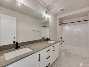 5830 186th Place SW, Lynnwood WA 98037
