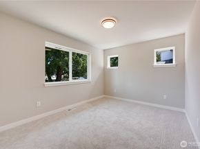 5830 186th Place SW, Lynnwood WA 98037
