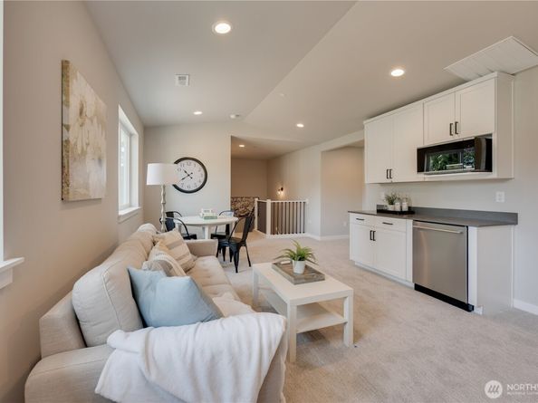 5830 186th Place SW, Lynnwood WA 98037
